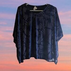 Chico's 0 small Romantic Luster velvet top. Short sleeve, scoop neck. Holidays